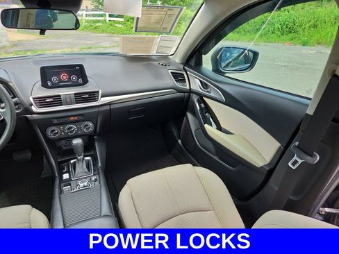 Used 2018 MAZDA MAZDA3 Sport w/ Preferred Equipment Package FWD image 10