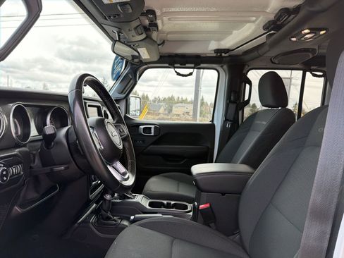 Used 2021 Jeep Gladiator Overland w/ Trailer Tow Package image 22