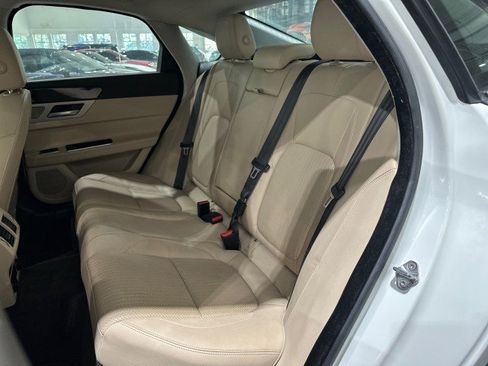 Used 2017 Jaguar XF Prestige RWD image 43