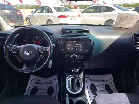 Used 2018 Kia Soul + FWD image 15