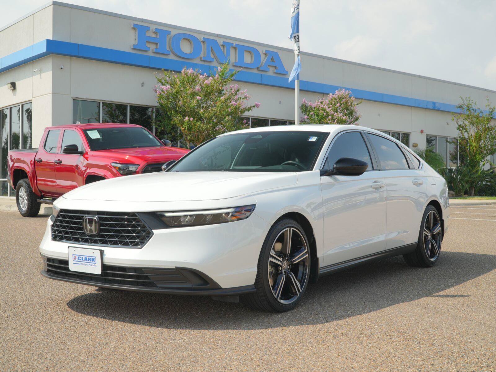 Used 2025 Honda Accord Sport image 1