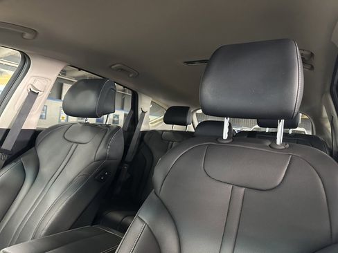 Used 2024 Genesis GV80 2.5T image 5