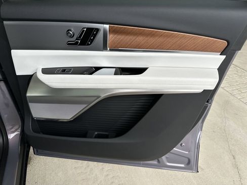 New 2026 Cadillac Vistiq Luxury image 34