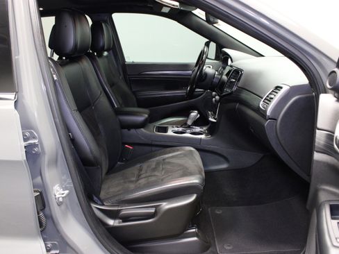 Used 2020 Jeep Grand Cherokee Altitude RWD image 15