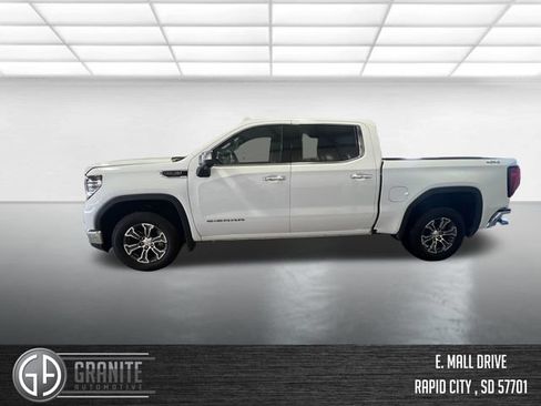 Used 2024 GMC Sierra 1500 SLT AWD/4WD image 3