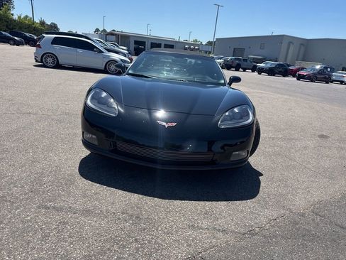 Used 2007 Chevrolet Corvette Convertible w/ Preferred Equipment Group image 2