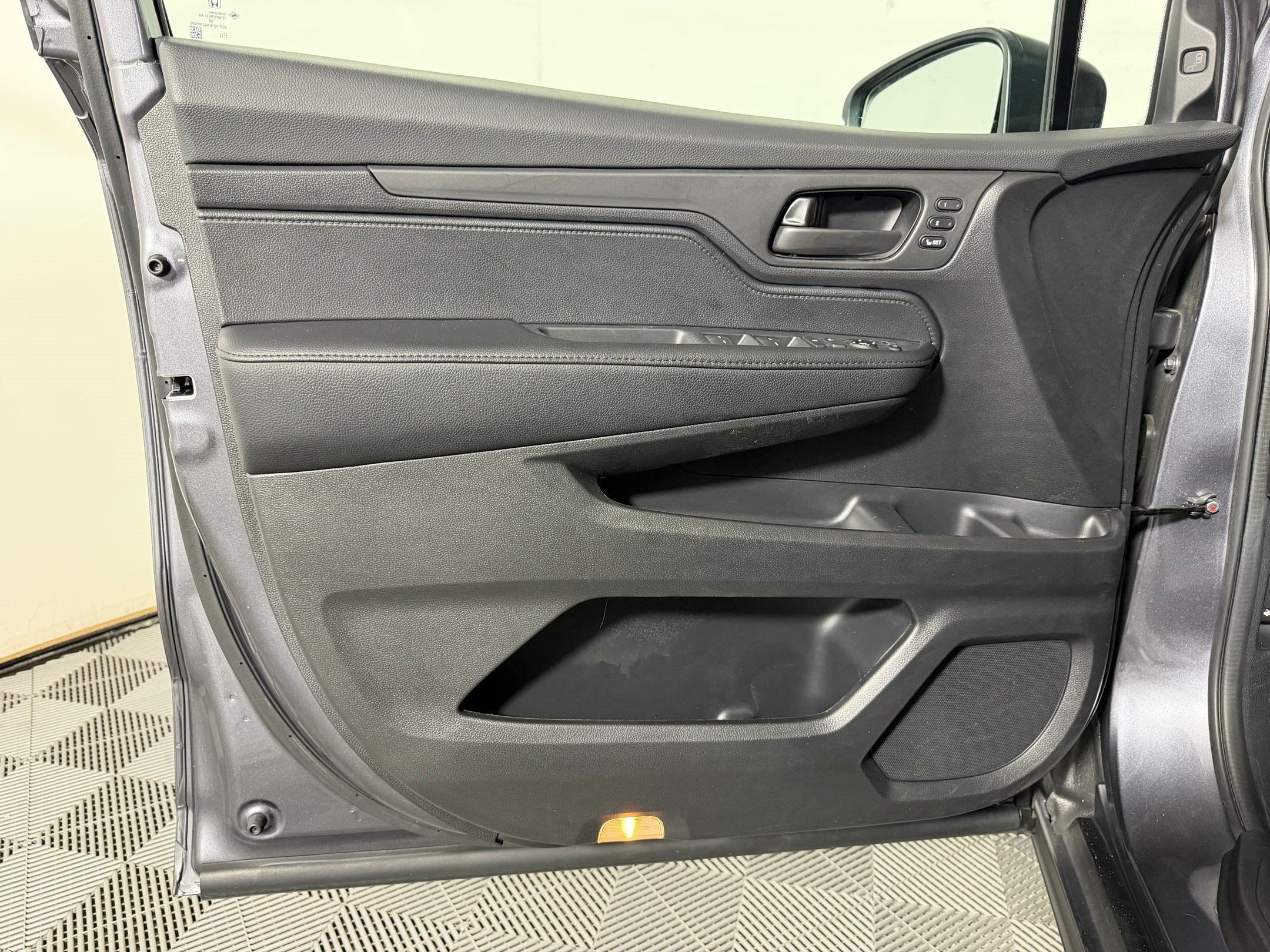 Certified 2025 Honda Odyssey EX-L image 11