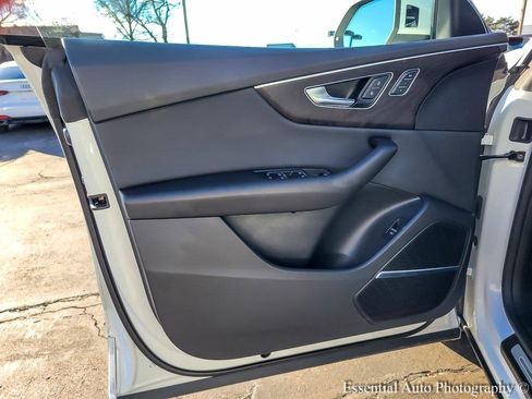 Used 2022 Audi Q8 Premium Plus image 17