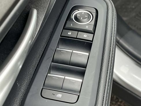Used 2025 Toyota Grand Highlander FWD image 32