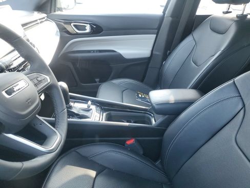 Used 2025 Jeep Compass Limited w/ Elite Group AWD/4WD image 8