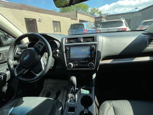 Used 2018 Subaru Outback 2.5i Limited AWD/4WD image 17