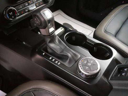 Used 2025 Ford Bronco Outer Banks AWD/4WD image 22