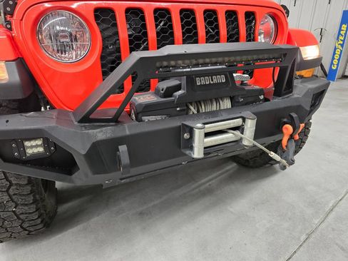 Used 2023 Jeep Gladiator Sport AWD/4WD image 10