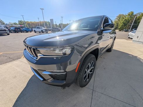 New 2025 Jeep Grand Cherokee Limited image 8