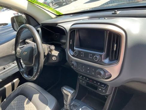 Used 2021 Chevrolet Colorado Z71 w/ Safety Package AWD/4WD image 12
