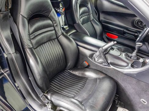 Used 2000 Chevrolet Corvette Convertible w/ Memory Pkg RWD image 31