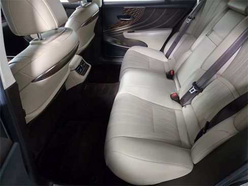 Used 2018 Lexus LS 500 image 15