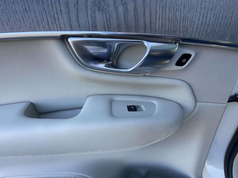Certified 2023 Volvo XC90 T8 Ultimate w/ Lounge Package image 19