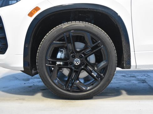 New 2026 Volkswagen Tiguan SE R-Line image 20