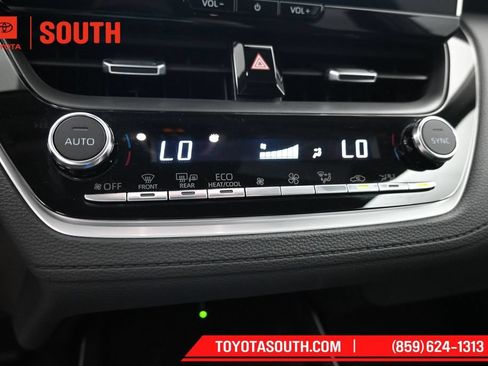 Used 2026 Toyota Corolla Cross XLE AWD/4WD image 19