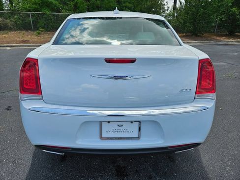 Used 2019 Chrysler 300 Touring L w/ Quick Order Package 22F RWD image 6