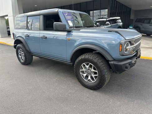 Used 2025 Ford Bronco Badlands AWD/4WD image 2