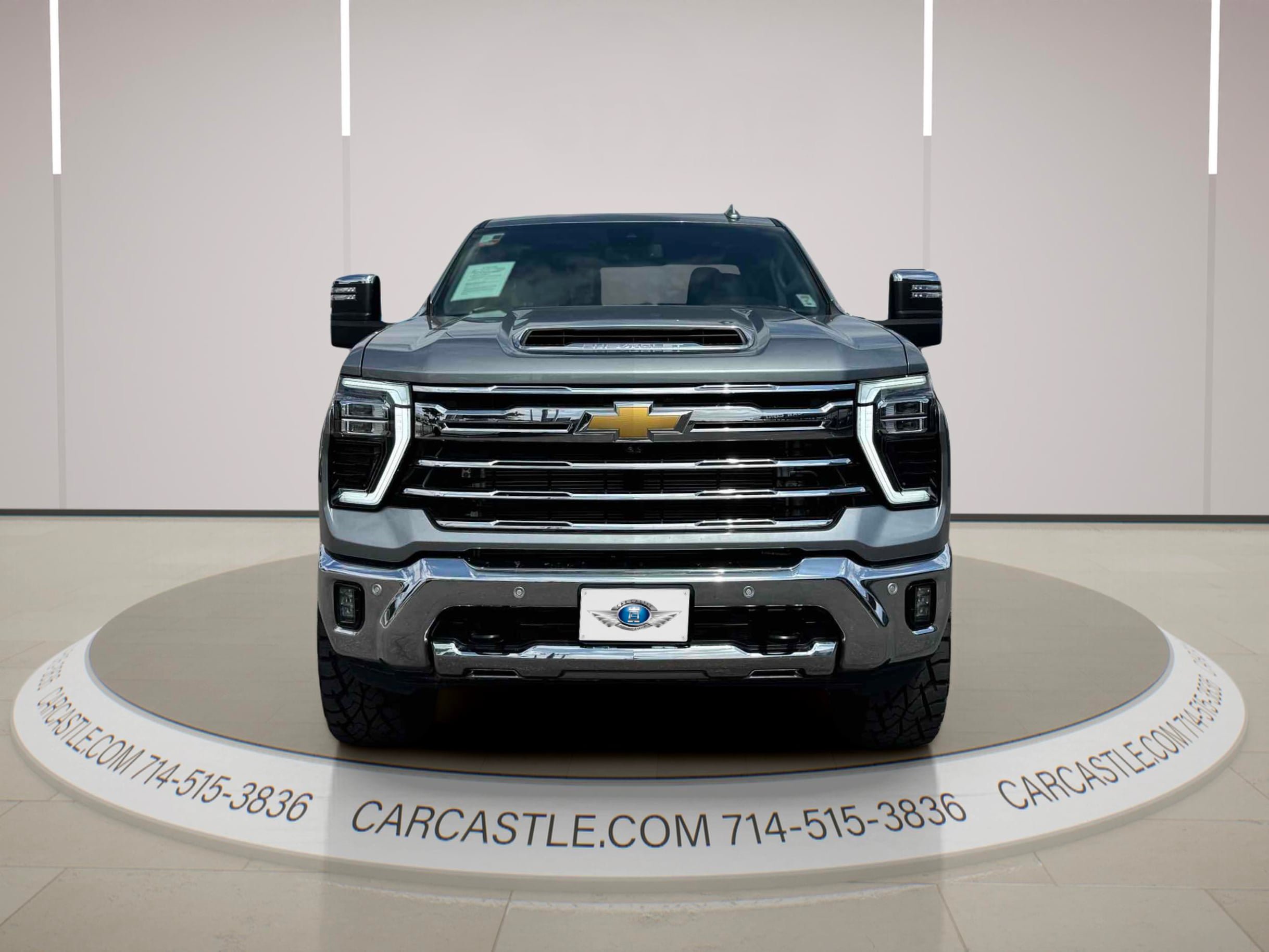 Used 2025 Chevrolet Silverado 2500 LTZ w/ LTZ Convenience Package AWD/4WD image 8