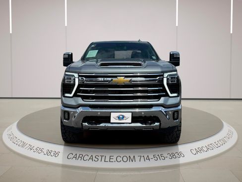 Used 2025 Chevrolet Silverado 2500 LTZ w/ LTZ Convenience Package AWD/4WD image 8