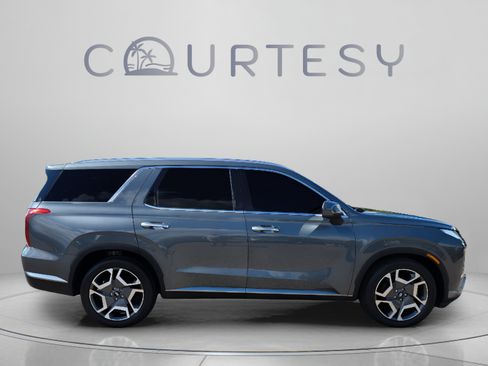 Used 2024 Hyundai Palisade SEL w/ Premium Package FWD image 6