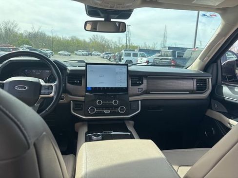 Used 2023 Ford Expedition Limited image 21