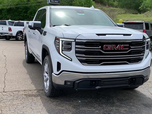 Used 2024 GMC Sierra 1500 SLT AWD/4WD image 7