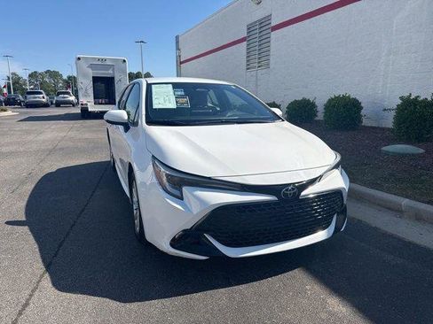 Certified 2024 Toyota Corolla SE FWD image 1