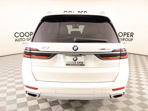 Used 2023 BMW X7 xDrive40i w/ Premium Package image 24