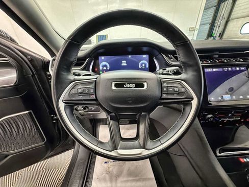 Used 2022 Jeep Grand Cherokee L Laredo w/ Luxury Tech Group I AWD/4WD image 11