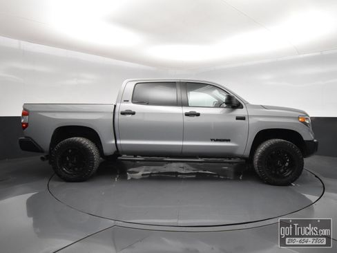 Used 2021 Toyota Tundra SR5 w/ SR5 Upgrade Package RWD image 49