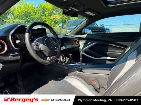 Certified 2017 Chevrolet Camaro SS RWD image 9