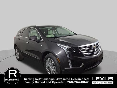 Used 2018 Cadillac XT5 Luxury w/ Driver Awareness Package FWD image 5