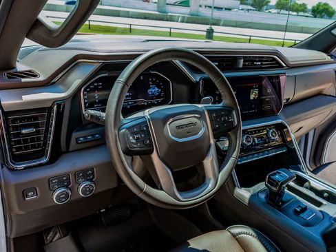 Used 2025 GMC Sierra 1500 Denali w/ Denali Reserve Package image 17