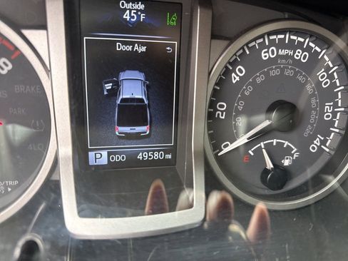 Used 2023 Toyota Tacoma SR5 image 7