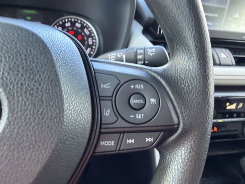 Used 2022 Toyota RAV4 XLE image 29