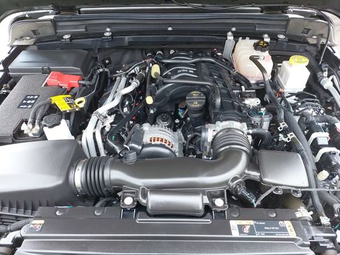 Used 2023 Jeep Gladiator Sport AWD/4WD image 27
