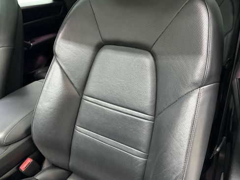 Used 2019 Porsche Cayenne AWD/4WD image 19