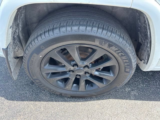 Used 2019 Jeep Grand Cherokee Altitude AWD/4WD image 22