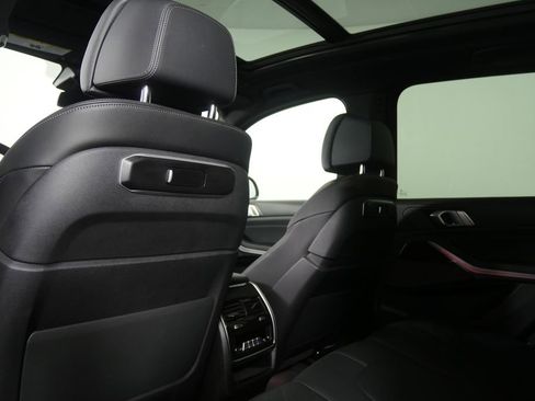 Used 2024 BMW X5 xDrive40i w/ Premium Package image 17