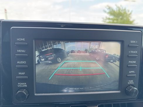 Used 2019 Toyota RAV4 XLE Premium FWD image 25