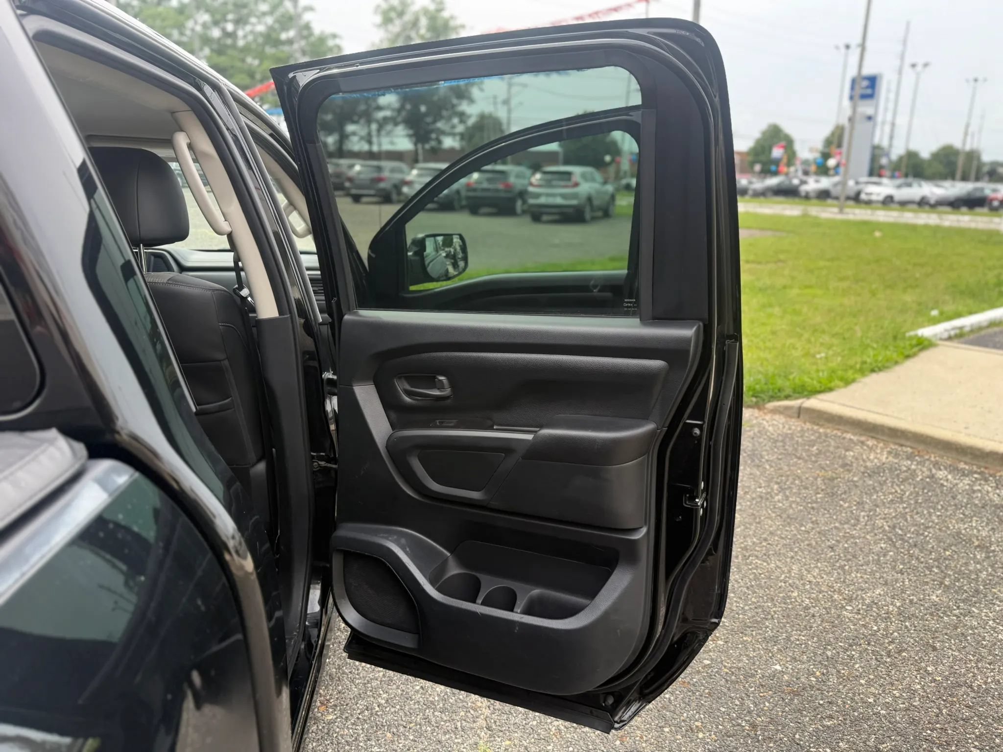 Used 2020 Nissan Titan S w/ S Utility Package AWD/4WD image 17
