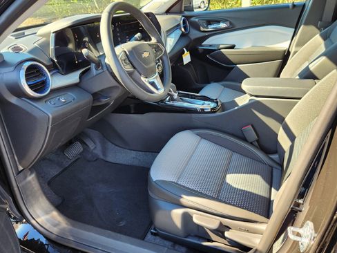 New 2026 Chevrolet Trax LT image 5