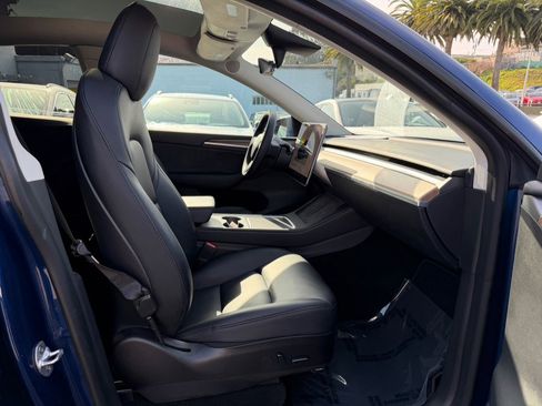 Used 2023 Tesla Model Y Long Range image 37