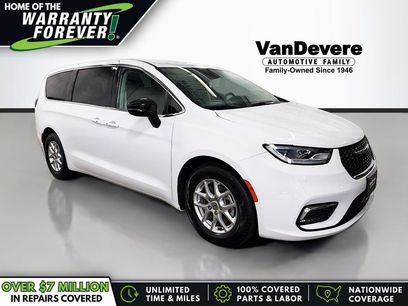 Used 2024 Chrysler Pacifica Touring-L