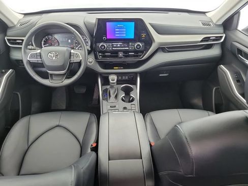 Used 2026 Toyota Highlander XLE AWD/4WD image 17